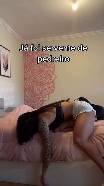 Jully oliveira page 4 image