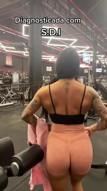 Jully oliveira page 4 image