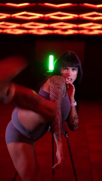 Jully oliveira page 3 image