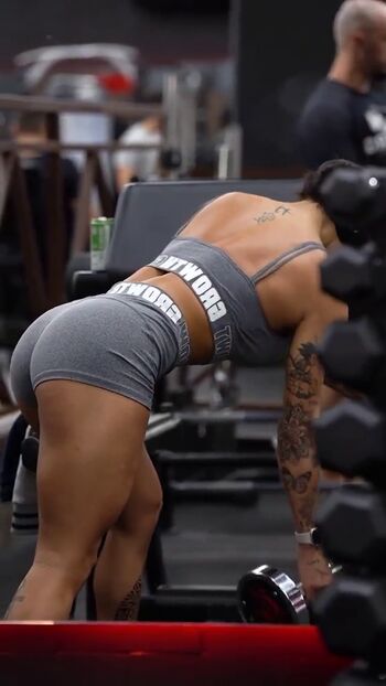 Jully oliveira page 3 image