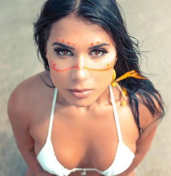 Jully oliveira page 2 image