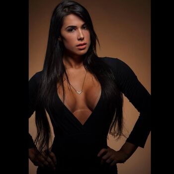 Jully oliveira page 2 image