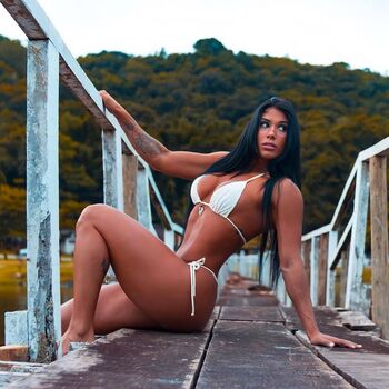 Jully oliveira image