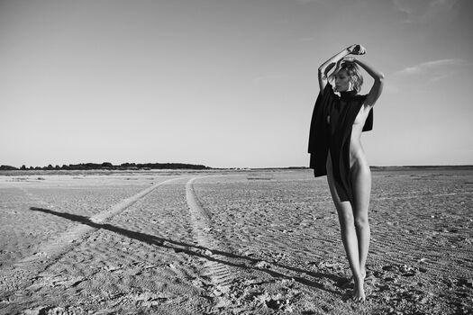 Justine nicolas image