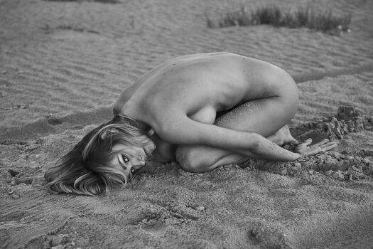 Justine nicolas image