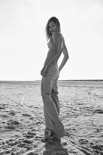 Justine nicolas image