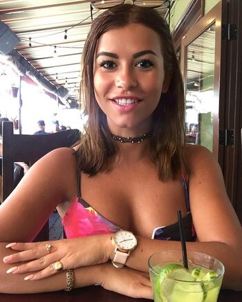 Justine reine marie 1 image