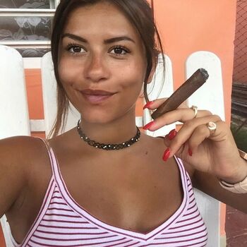 Justine reine marie 1 image