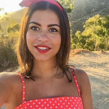 Justine reine marie 1 image