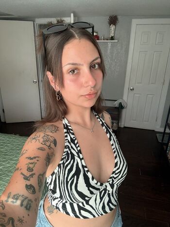Justsumsexygirl image
