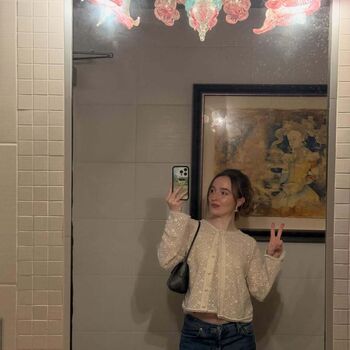 Kaitlyn dever image