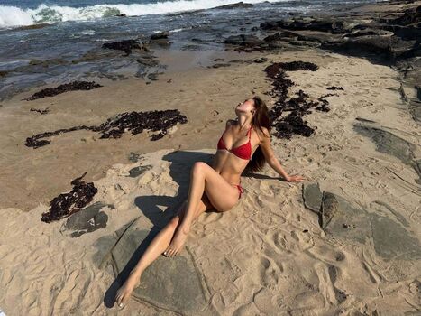 Kaitlynhan page 2 image