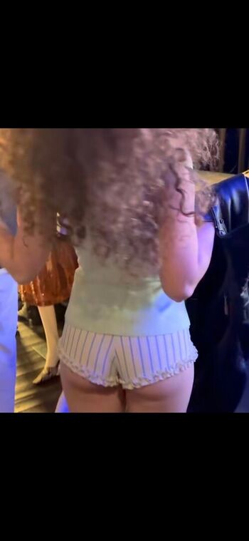 Kalogeras sisters image