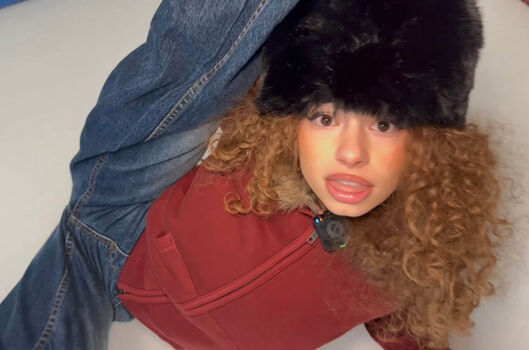 Kalogeras sisters image