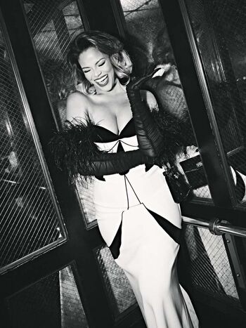 Kamie crawford image