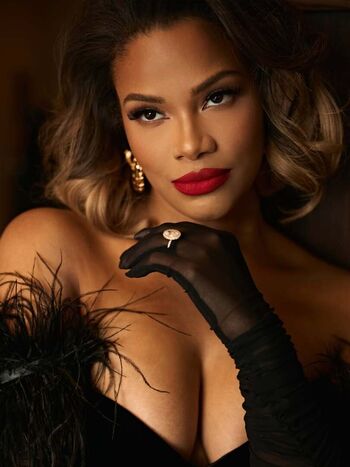 Kamie crawford image