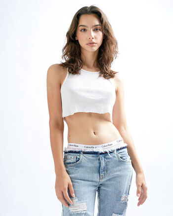 Karina flores image