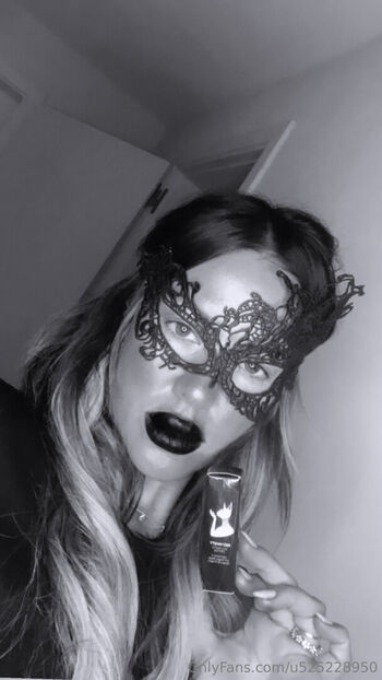 Karina jelinek image