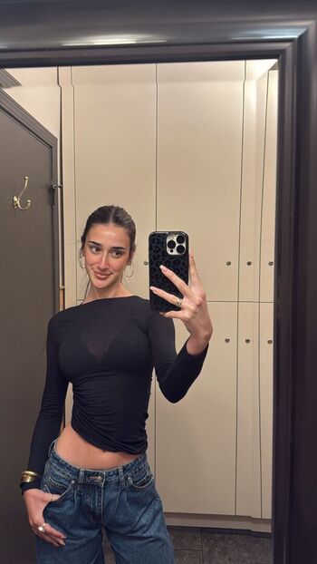 Karinne elizabeth image