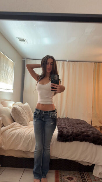 Karinne elizabeth image