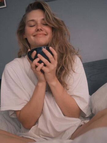 Karis cameron image