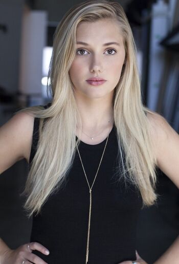 Karis cameron image