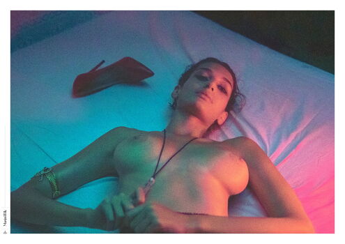 Karolina moura page 4 image
