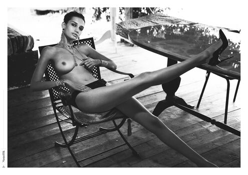 Karolina moura page 2 image