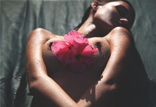 Karolina moura image