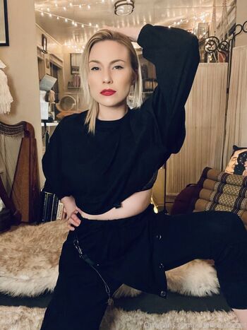 Kate elliot image