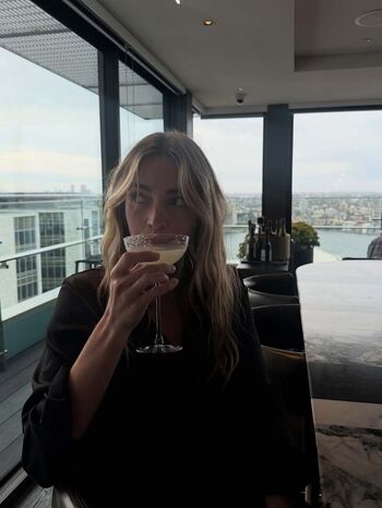 Katelyn tarver image