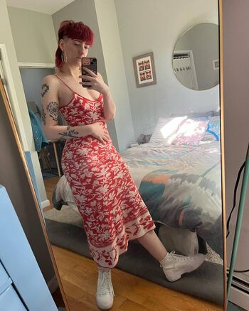 Katie rose leon image