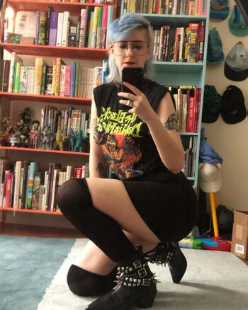 Katie rose leon image