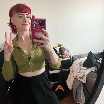 Katie rose leon image