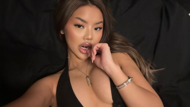 Kayla vy 1 page 5 image