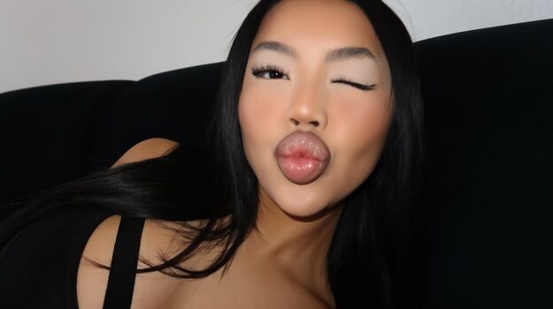 Kayla vy 1 page 5 image