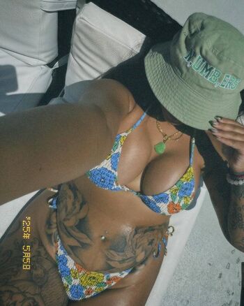 Kayla vy 1 page 3 image