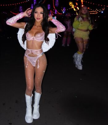 Kayla vy 1 page 3 image