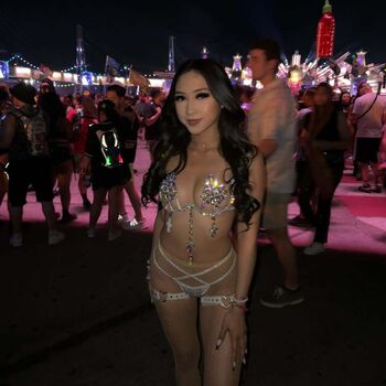 Kayla vy 1 page 3 image