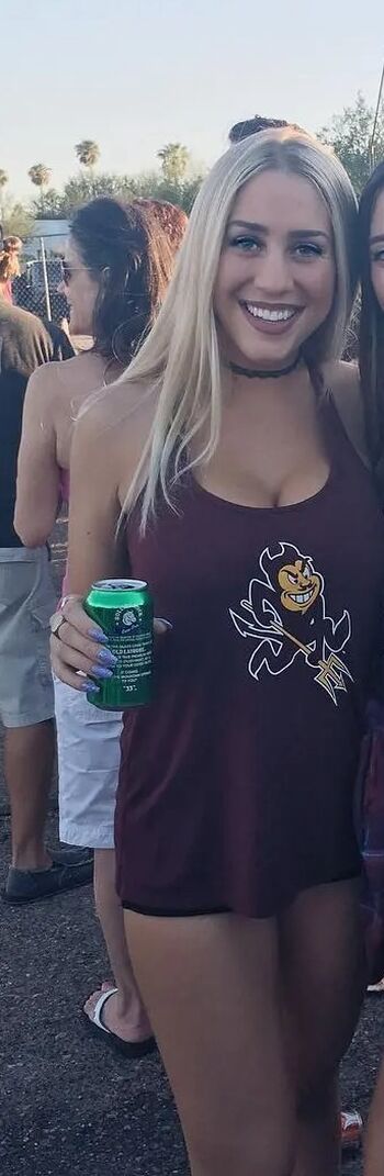 Kayliekaywrites image