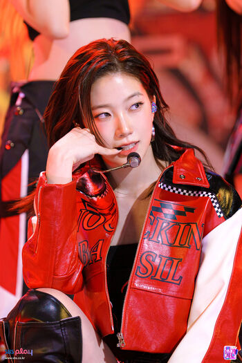 Kazuha Nakamura 中村 一葉