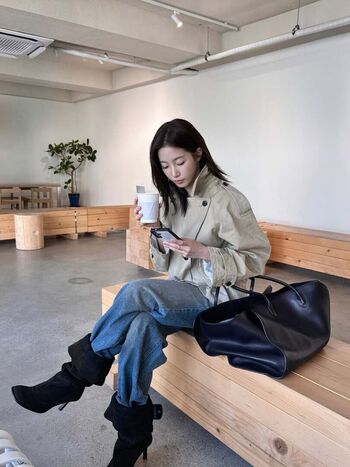 Kazuha Nakamura 中村 一葉