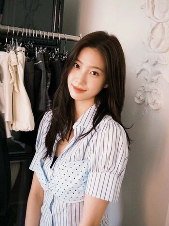 Kazuha Nakamura 中村 一葉