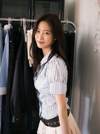 Kazuha Nakamura 中村 一葉