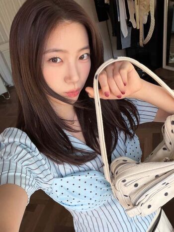 Kazuha Nakamura 中村 一葉