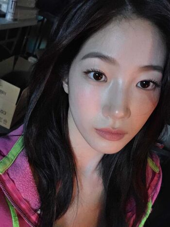 Kazuha Nakamura 中村 一葉