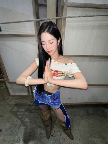 Kazuha Nakamura 中村 一葉