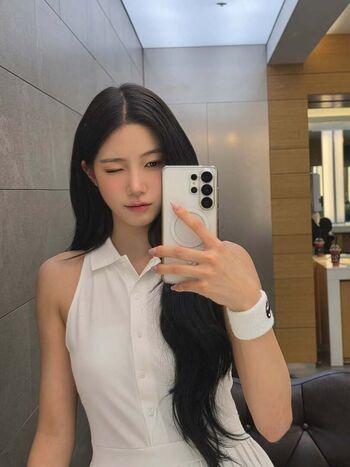 Kazuha Nakamura 中村 一葉