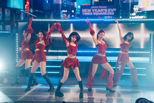 Kazuha Nakamura 中村 一葉 | LESSERAFIM