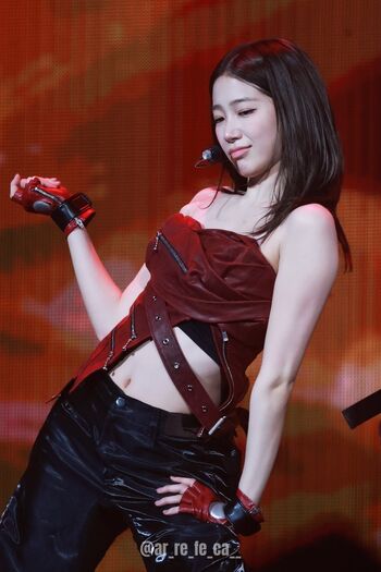 Kazuha Nakamura 中村 一葉 | LESSERAFIM